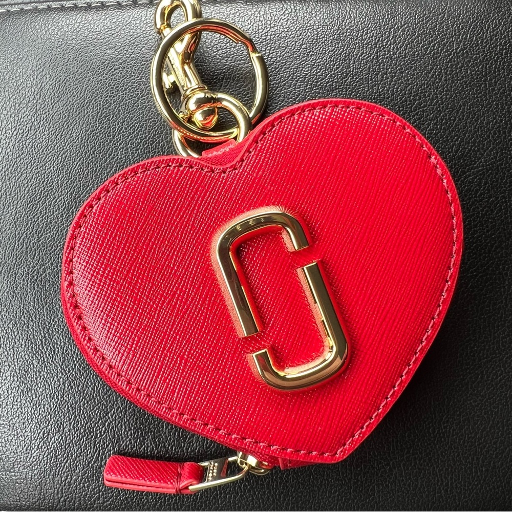 NEW Marc Jacobs Heart Coin Purse Wallet Key Chain